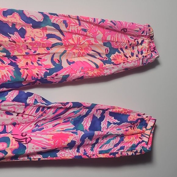 Lilly Pulitzer Vibrant Pink and Blue Joggers - Picture 5 of 12